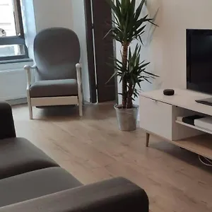 Logement 5 Personnes Proche Cv Et Parking Prive Appartement